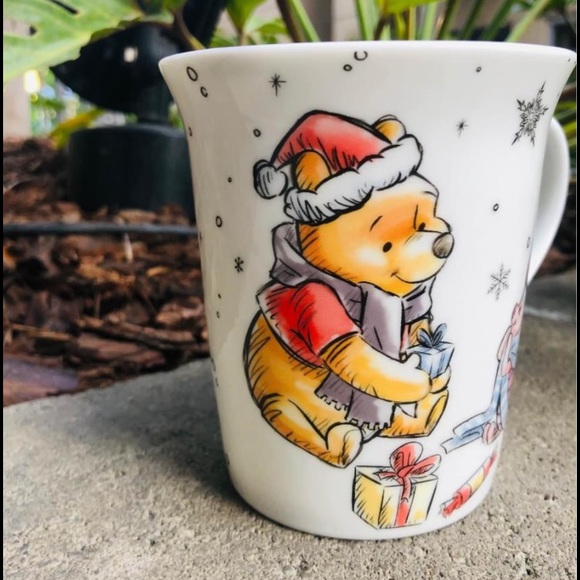Porcelain Snowflake Christmas WINNIE THE POOH Mug - Picture 2 of 6
